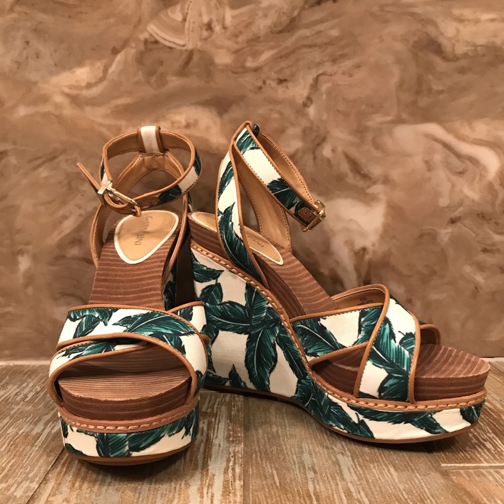 Gianni Bini Palm Print Wedge